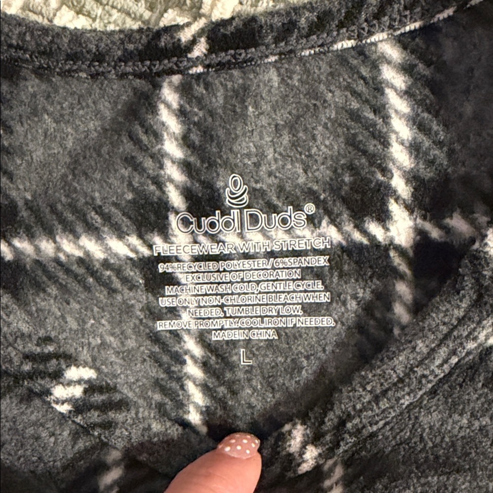 Women’s Cuddl Duds long sleeve - Picture 3 of 4